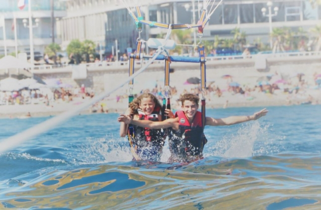 Despegue de parasailing 