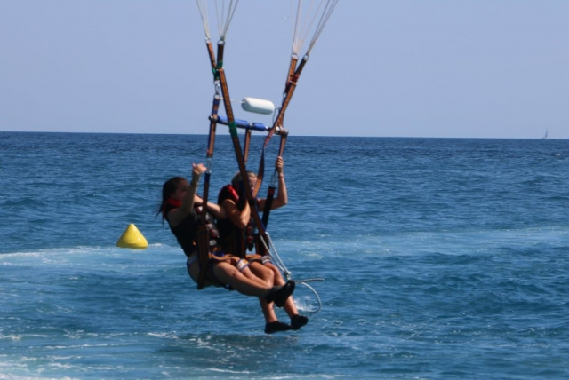  Ven a disfrutar de una sesión de parasailing en Niza 