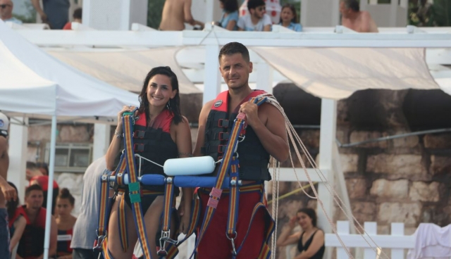  Preparación, equipo antes de la sesión de parasailing 