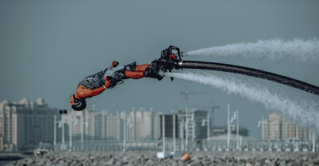  Experimente o flyboard, fazendo viciados fantásticos 