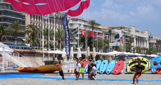  Sessão de pára -quedas ascendente em Nice 