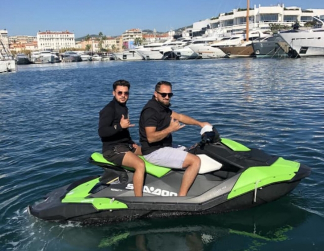 Jet ski deux places sur la mer Méditerranée