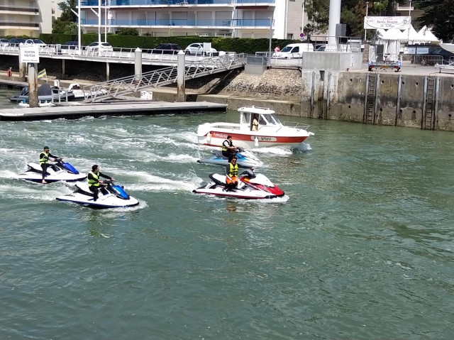  Moto de agua sin licencia en el Océano Atlántico 