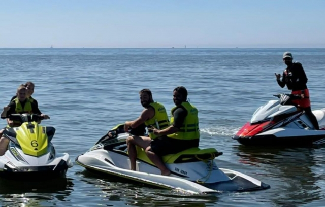  Alquiler de moto de agua biplaza 