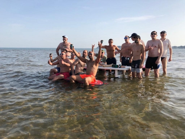  Teilen Sie diesen Moment des Vergnügens mit Familie oder Freunden. 