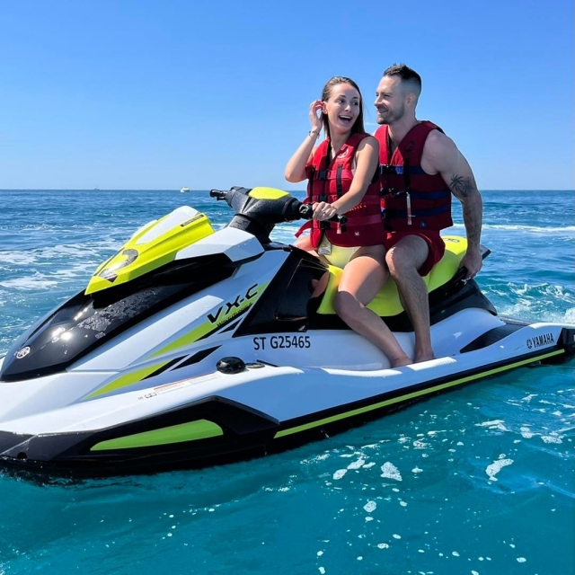  Lernen Sie, mit einem leidenschaftlichen Lehrer das Jet-Ski zu beherrschen 