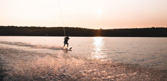 Sensations fortes garantis en ski nautique