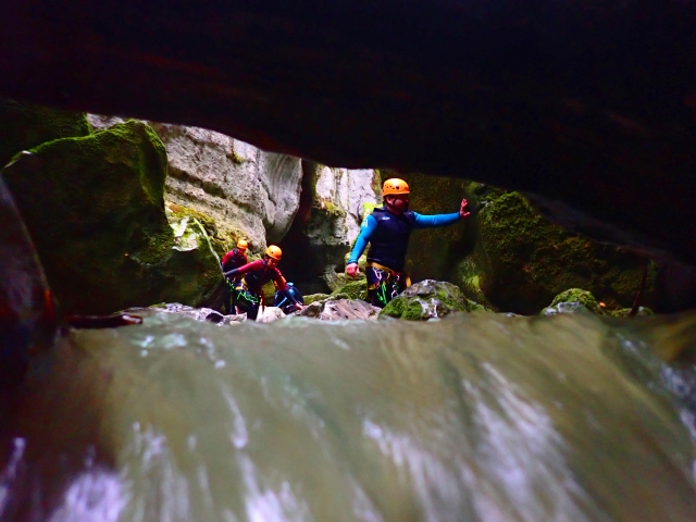  Passage under Furon canyon block 