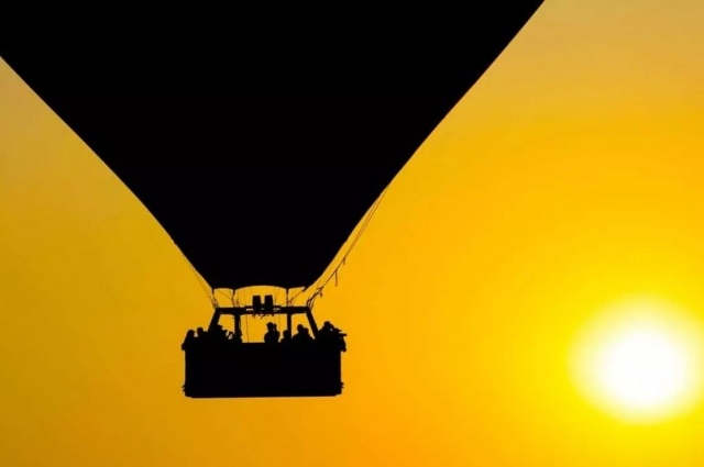  Vuelo en globo al atardecer 