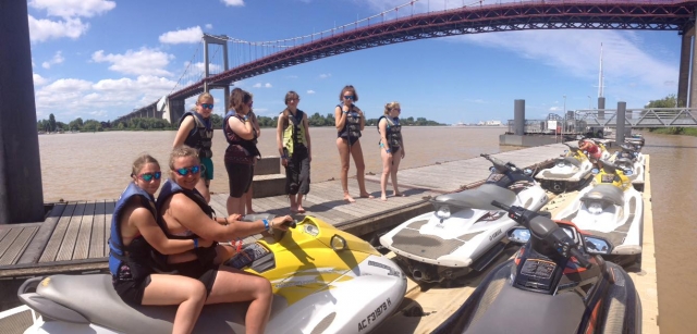 Ready for an introduction to jet skiing near Bordeaux 