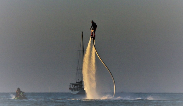  Disfruta de una sesión de flyboard en Córcega 