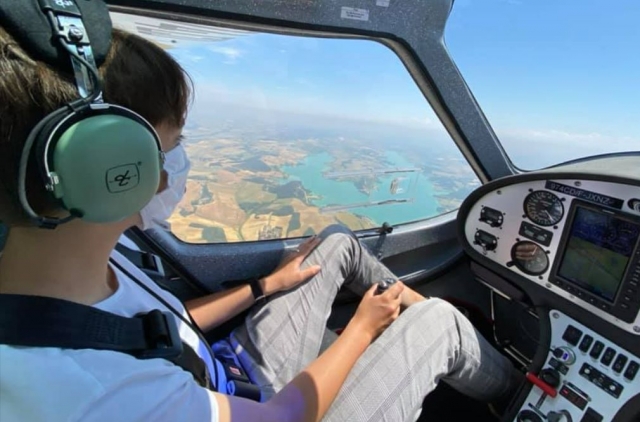  a bordo do Multiaxe ULM com nosso piloto 