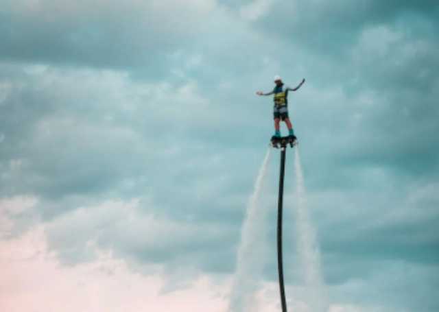 Séance de flyboard près de Clermont-Ferrand