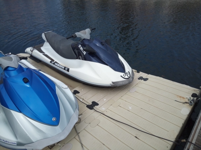  我们的摩托艇类型Yamaha VX 