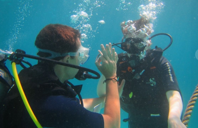  Il primo immergersi con un istruttore certificato dallo stato