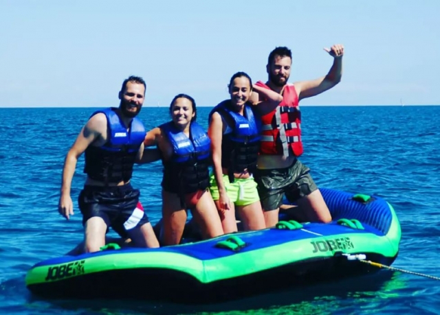  An indescribable moment of escape in a towed buoy 