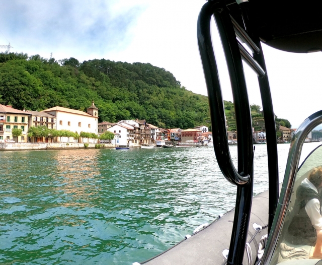  Steigen Sie an Bord unserer Boote in Richtung Biarritz 