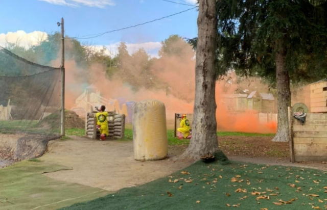  Outdoor paintball game 