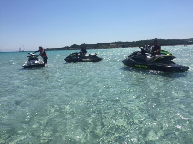  Abfahrt zu einer außergewöhnlichen Jet-Ski-Fahrt 