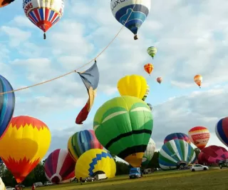 Voo de balão de ar quente infantil em Estrees Mons 1h