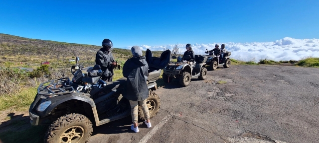  乘坐四轮车探索留尼汪岛