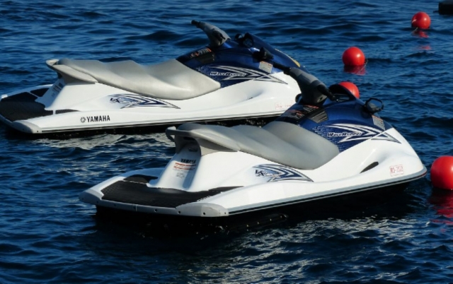  High-end jet ski for your hike 