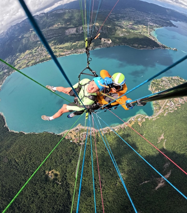 Votre moniteur pourra prendre sa Go Pro pour capturer vos meilleurs moments en parapente