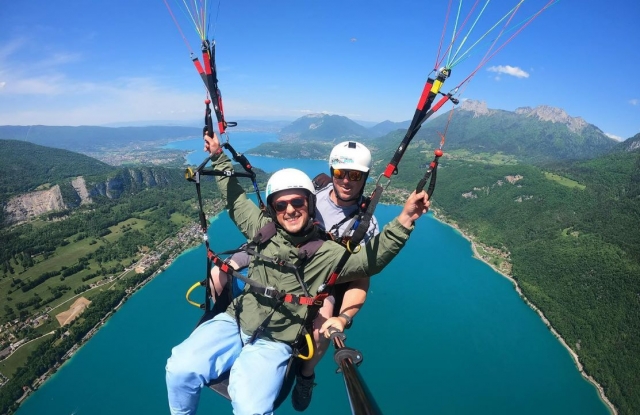  Tu instructor puede llevar su Go Pro para capturar tus mejores momentos en parapente 