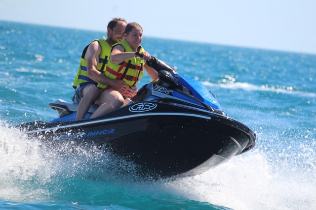  Zweisitzer-Jetski-Verleih 