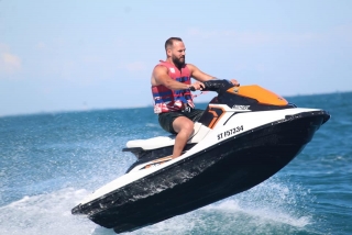 Zweisitzer-Jetski-Verleih in La Grande Motte 1 Stunde