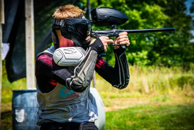 La nostra attrezzatura per paintball ti garantisce un'esperienza sicura e piacevole 
