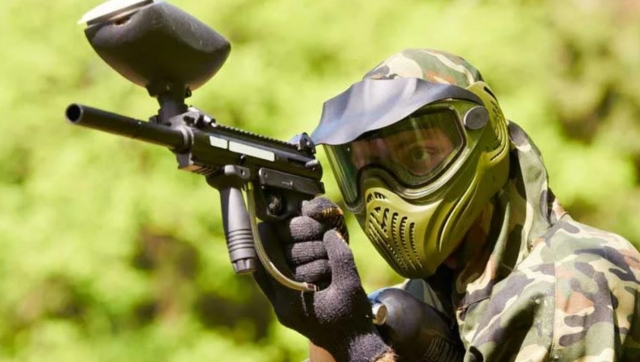  Unsere Paintball-Ausrüstung garantiert Ihnen ein sicheres und komfortables Erlebnis. 