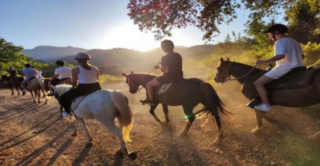 Con nuestro paseo a caballo descubrirás Fiume d'Olmo de una manera original 