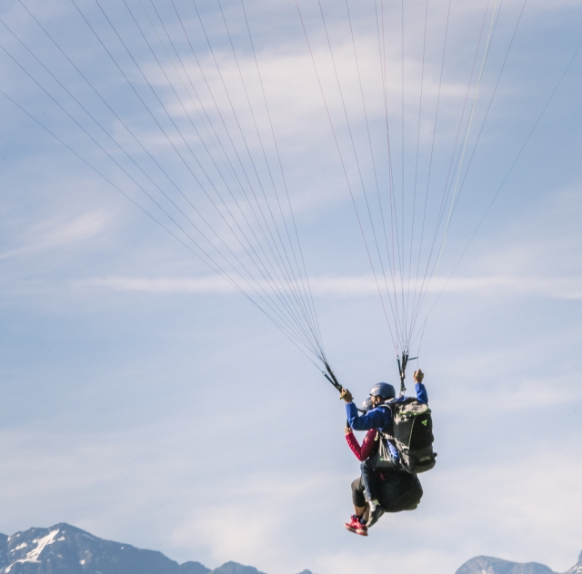  View of spectacular landscapes from your paraglider 