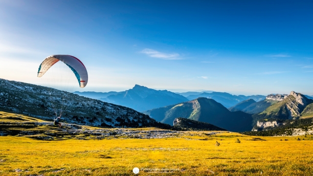  Preparation for the paragliding activity with your instructor