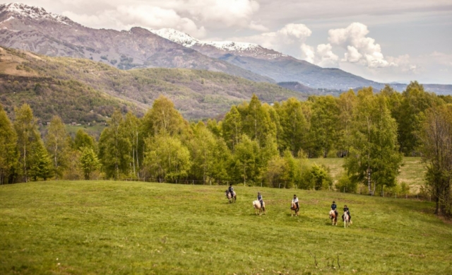  Reiten in den Hügeln von Peilhac 