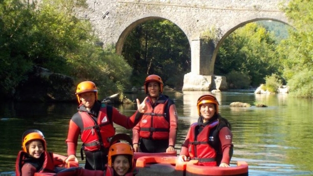  L'Hydrospeed è un'originale attività nautica ideale per i gruppi di amici o famiglie 