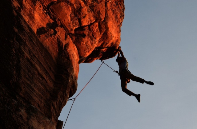  The climbing is a physical activity that requires concentration and technique 