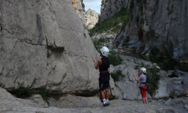  Enjoy a family climbing session 