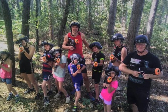 Equipe de laser tag à Vallon Pont d'Arc