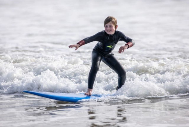  Clases de surf para principiantes y avanzados
