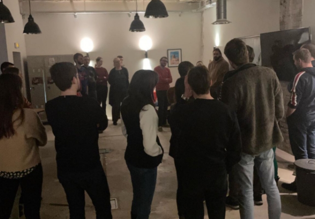 Briefing de l'escape game avec notre instructeur