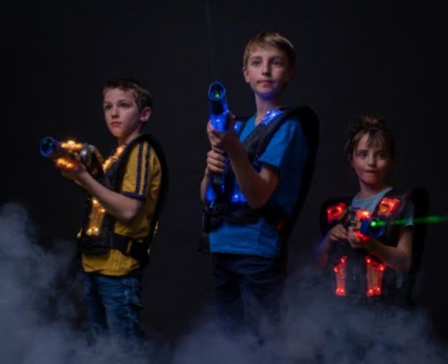  Sie werden in einem immersiven Raum für Ihr Laserspiel sein. Spiel 