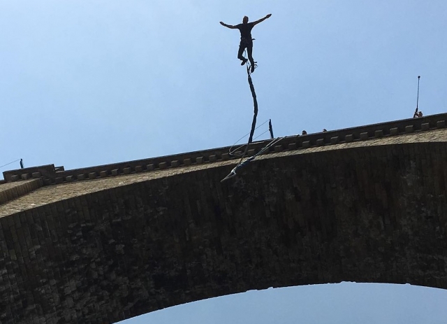  Bungee-Jumping-Sturz 