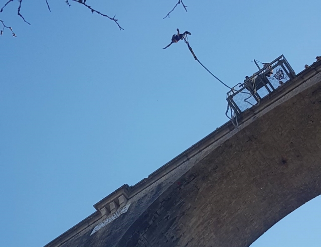 Poussée dans le vide