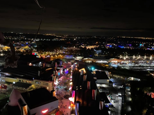  Disneylandia de noche 