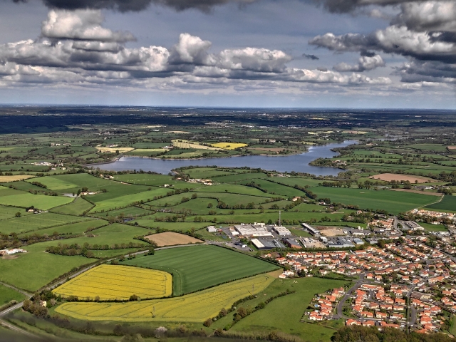 Vue de Cholet et de ses lacs