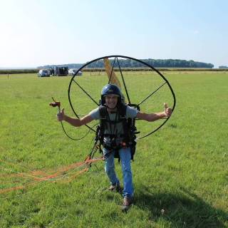 Motorschirmflug in Goussainville 40 Min. + Video