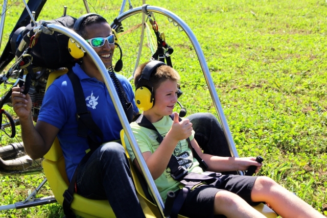  Children's paramotor baptism 