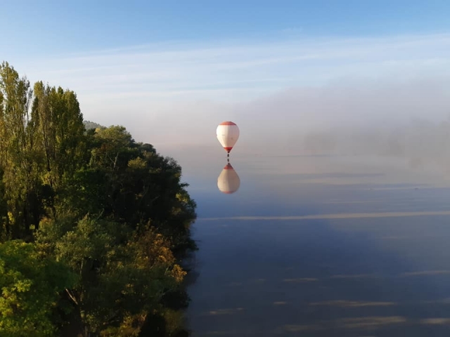Mongolfiera nel cielo della Provenza 